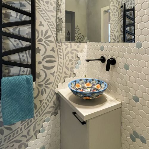 Handbemaltes Waschbecken im WC