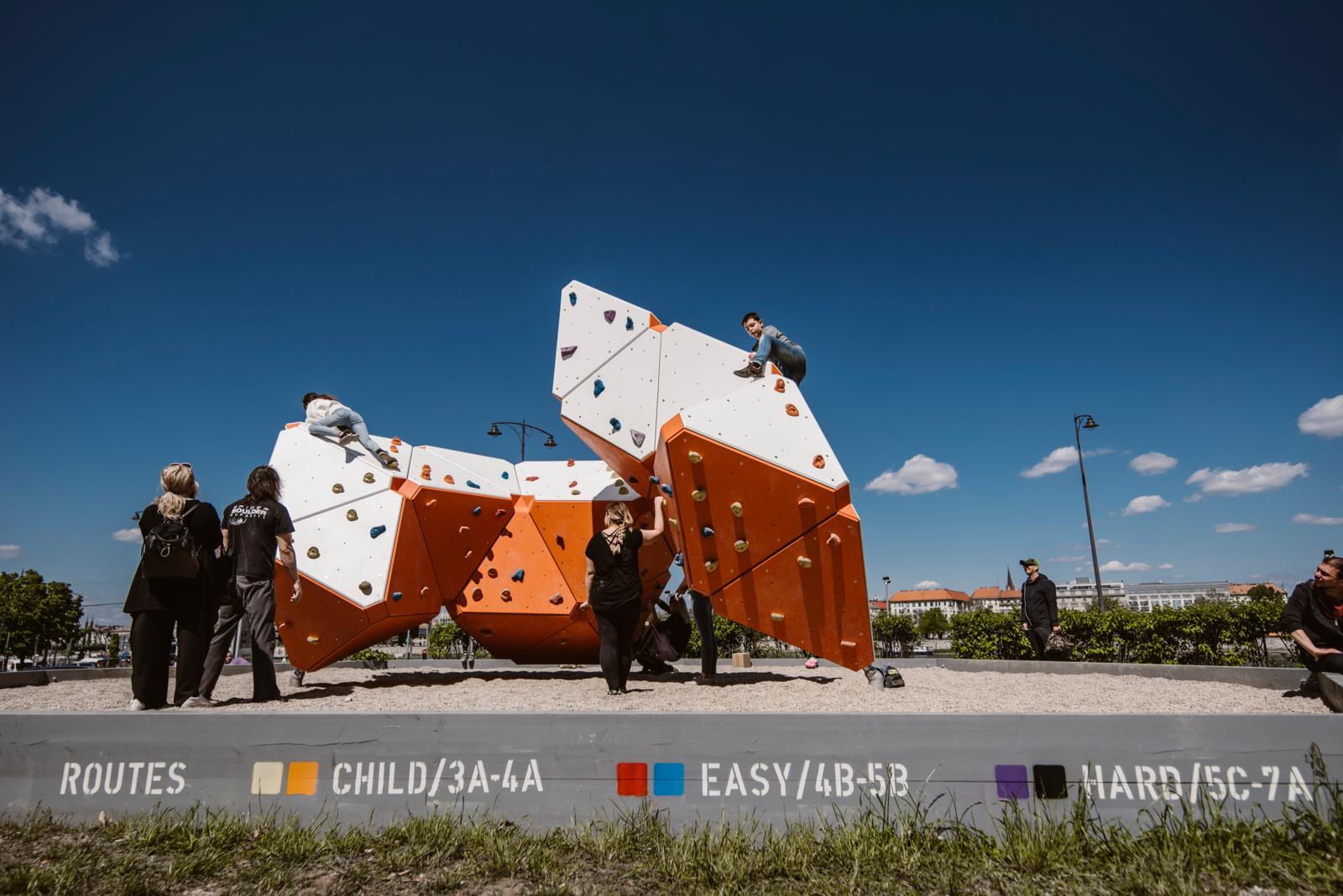 Climbing wall ZigZag Boulder Z008 Grupa Techramps A