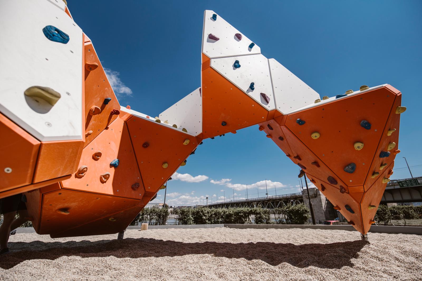 Climbing wall ZigZag Boulder Z008 | Grupa Techramps