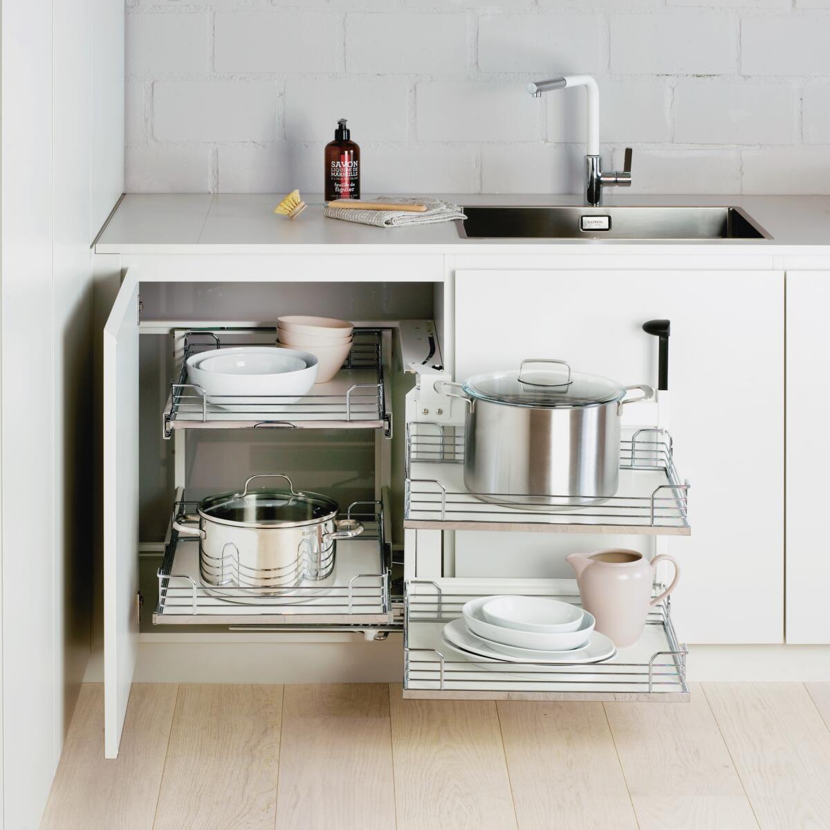 Corner storage