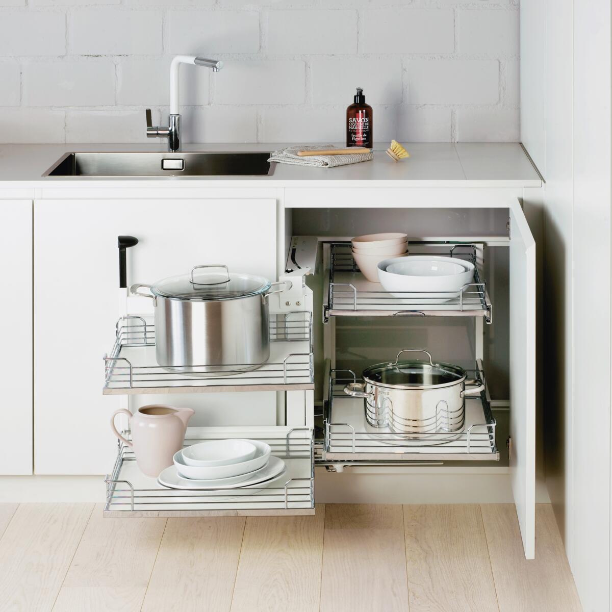 Corner storage