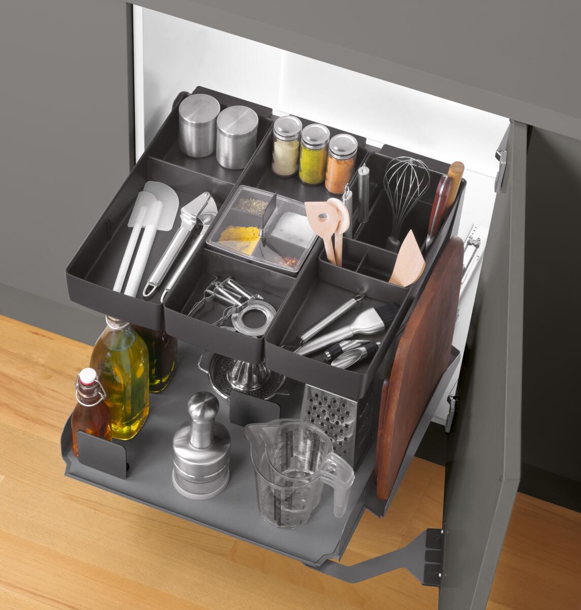 Under-counter storage in the cooking zone