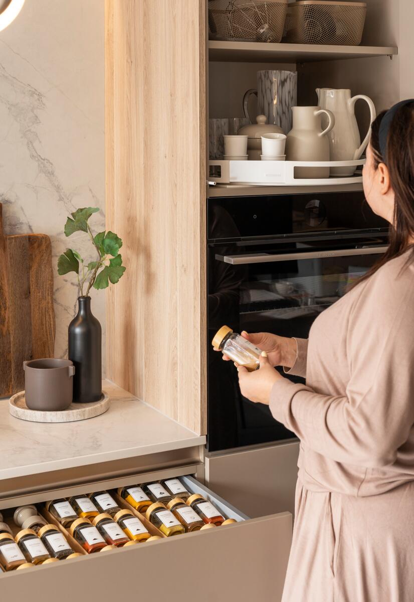 Tall cabinet system - deep cabinets