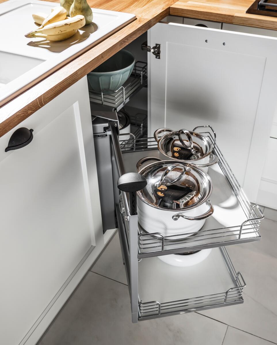 Corner storage