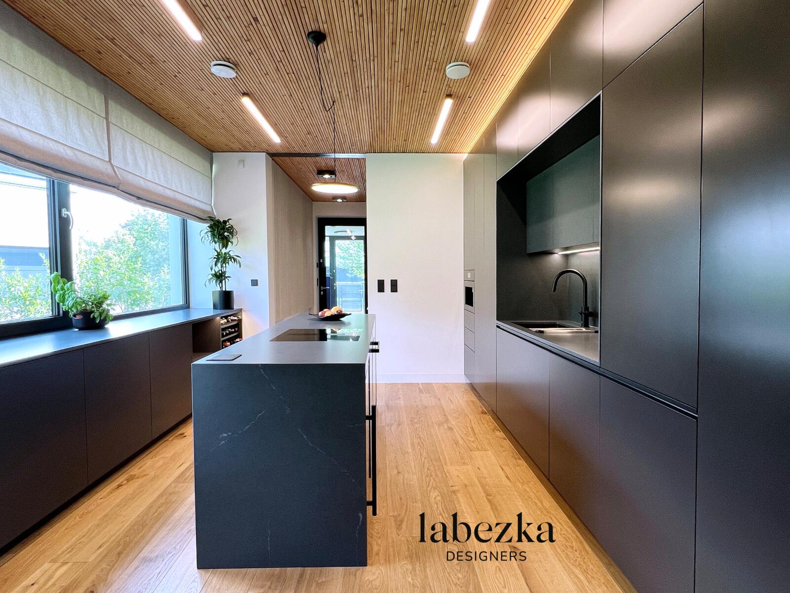 Projekty wnętrz komercyjnych i prywatnych