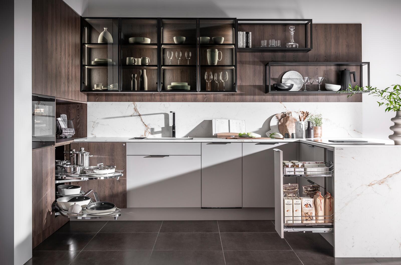 Corner storage