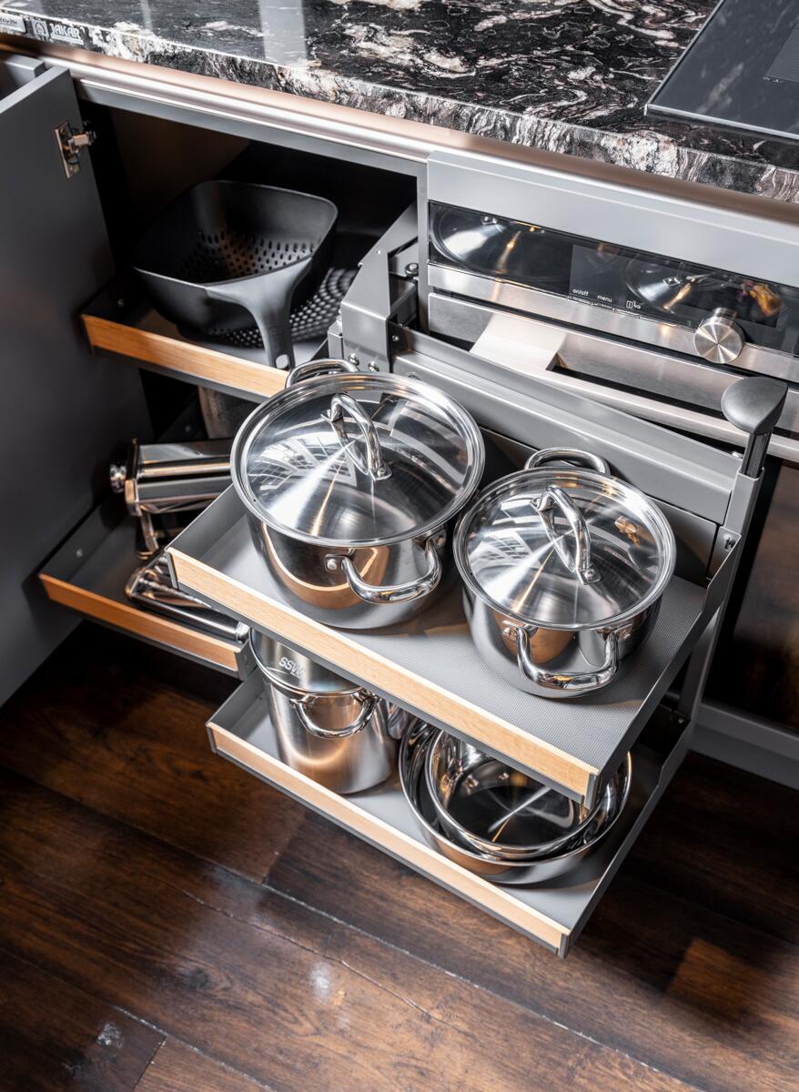 Corner storage