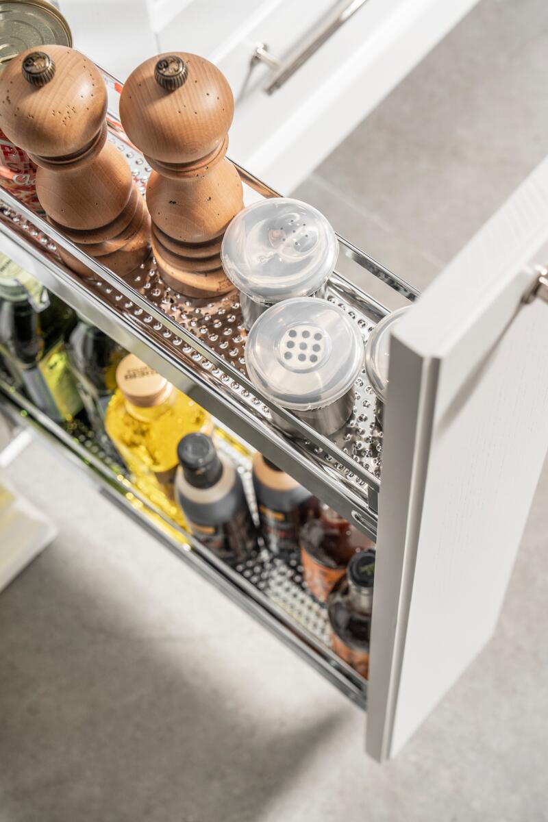 Under-counter storage in the cooking zone