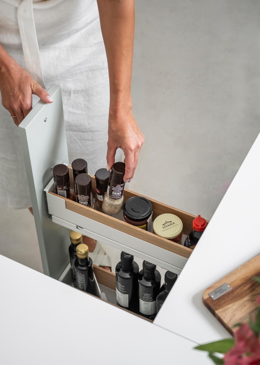 Under-counter storage in the cooking zone