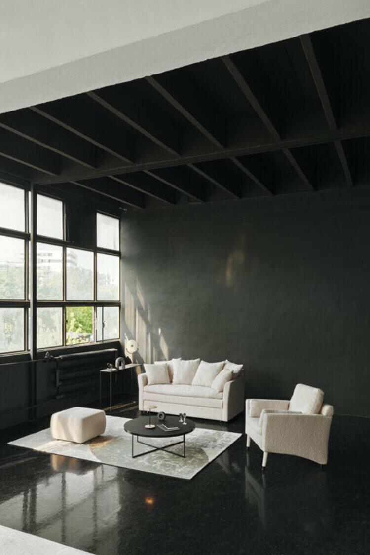 Tables, Moon, BIZZARTO