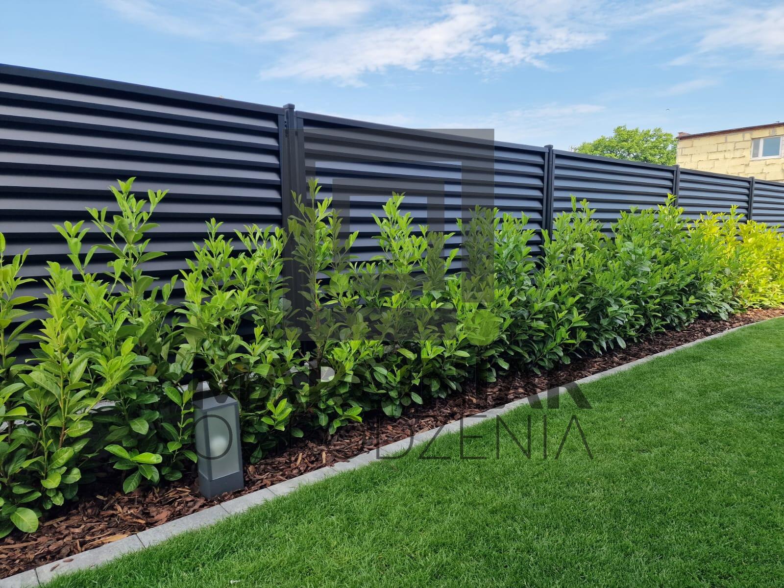 Louver fence panel, no visible gaps from the front,...