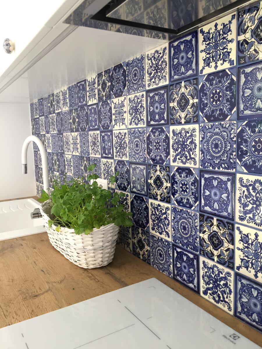 Mexican tiles in a classic kitchen | Cerames - ArchiUp.com - A free BIM ...