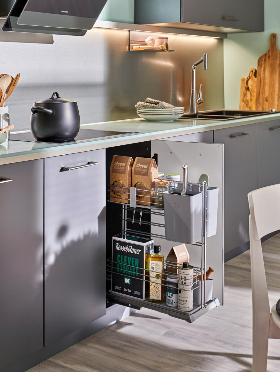 Under-counter storage in the cooking zone