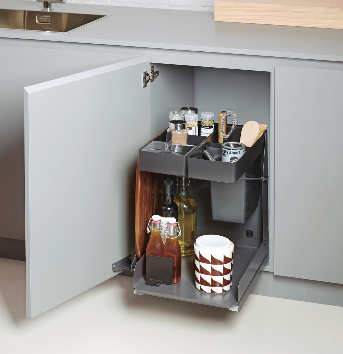 Under-counter storage in the cooking zone