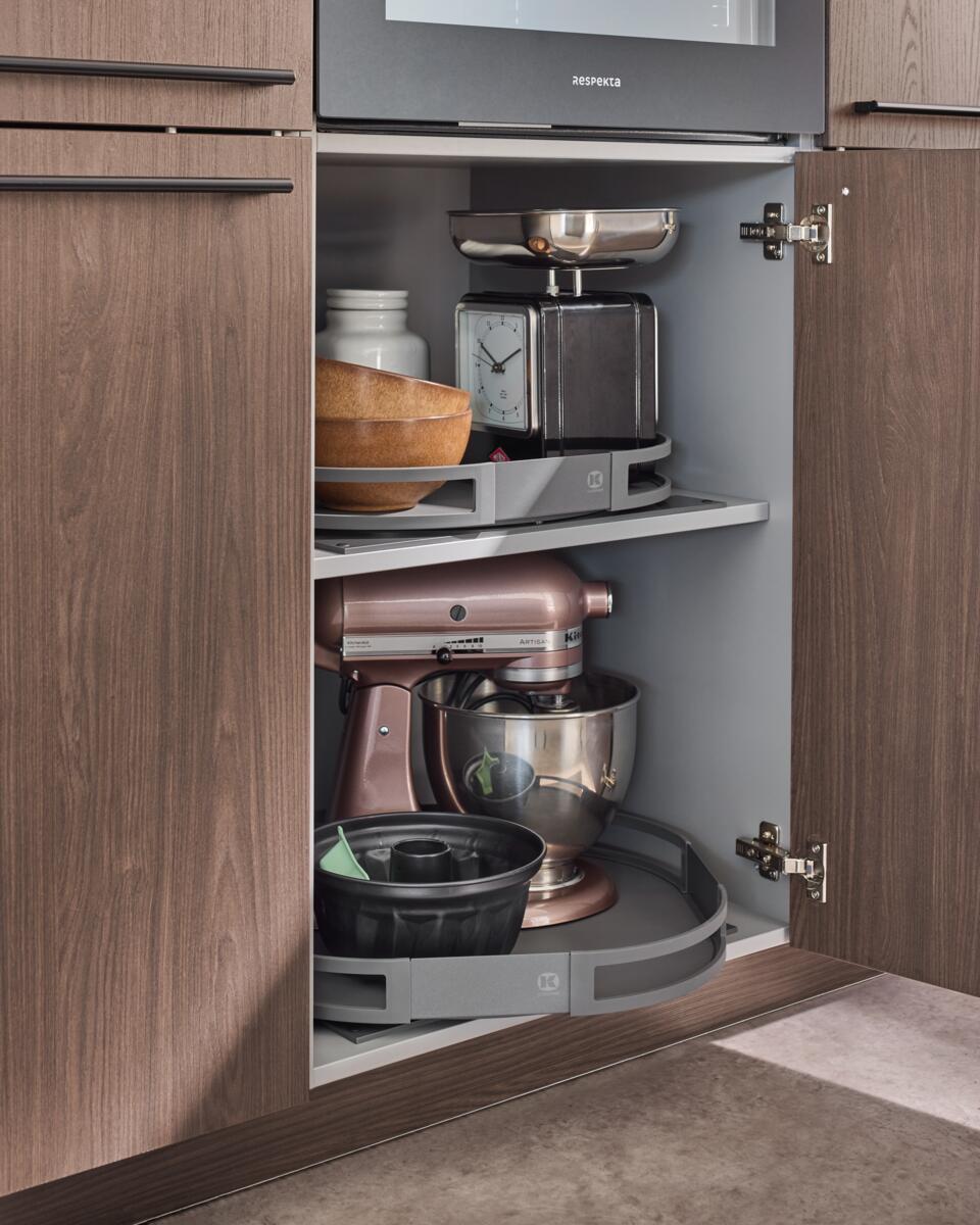 Tall cabinet system - deep cabinets