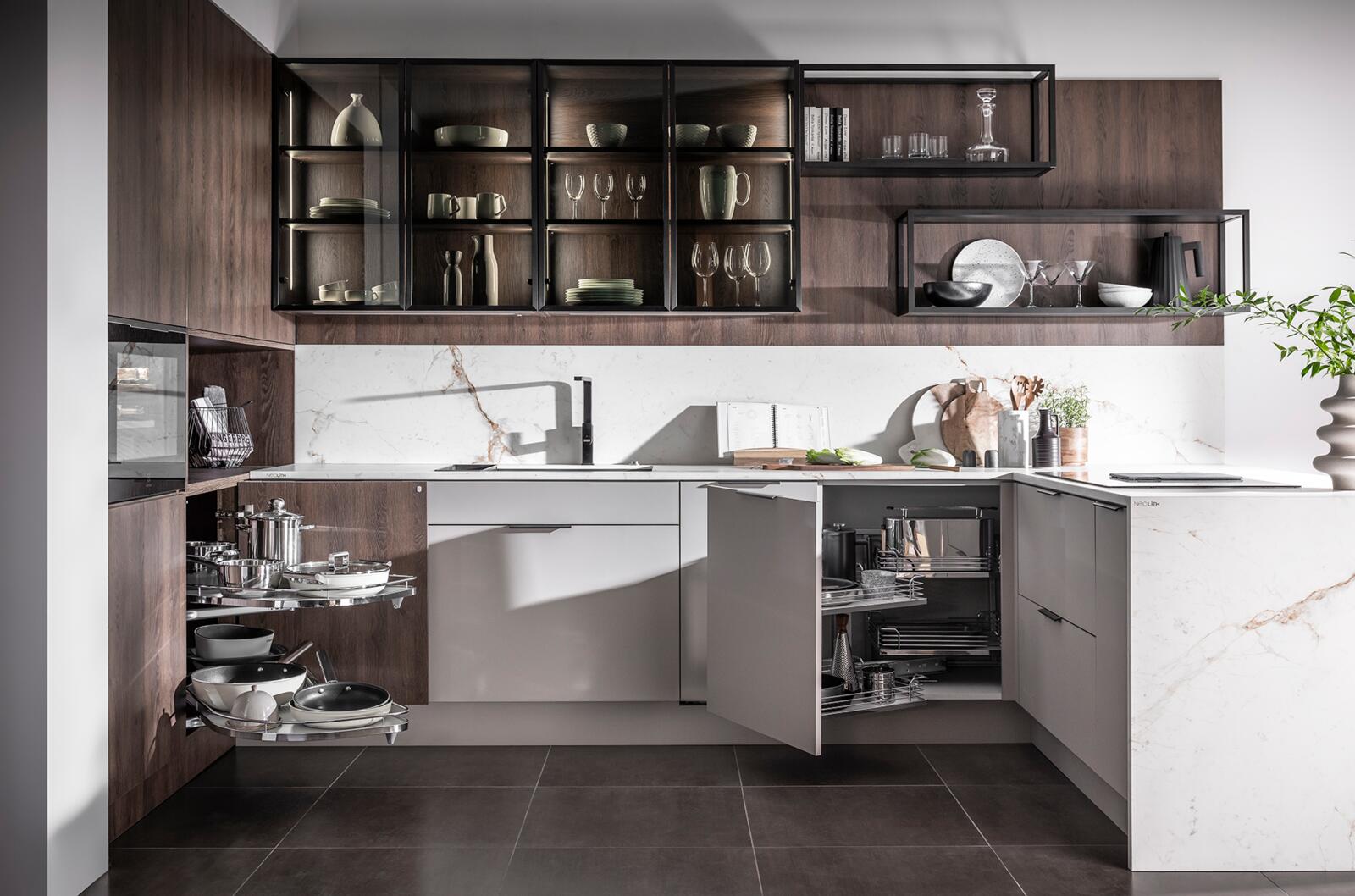 Corner storage